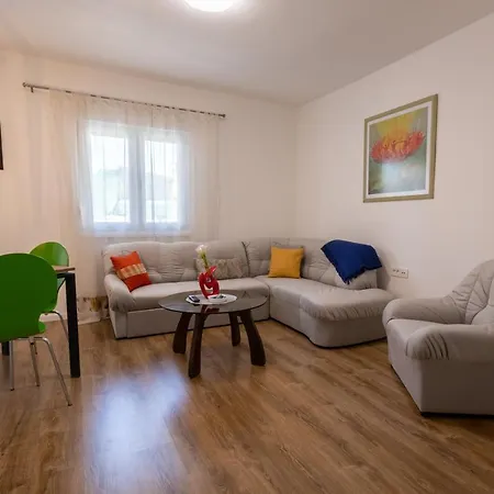 Apartman Self Check-in With Jacuzzi