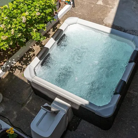 Self Check-in With Jacuzzi