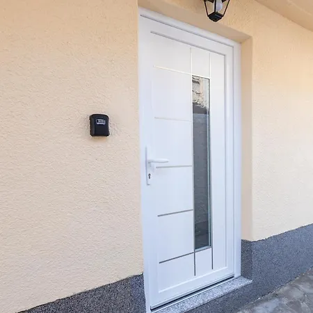 Apartman Self Check-in With Jacuzzi *